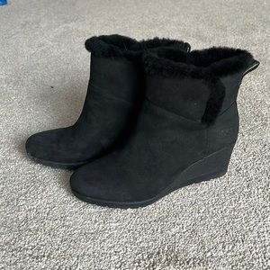 UGG MALVELLA BOOT (Worn Once)
